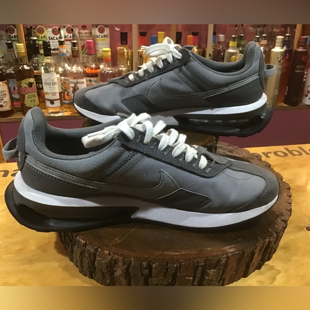 Nike Air Max Pre-Day Smoke Grey Sneakers Men 9 1/2 - Picture 3 of 3